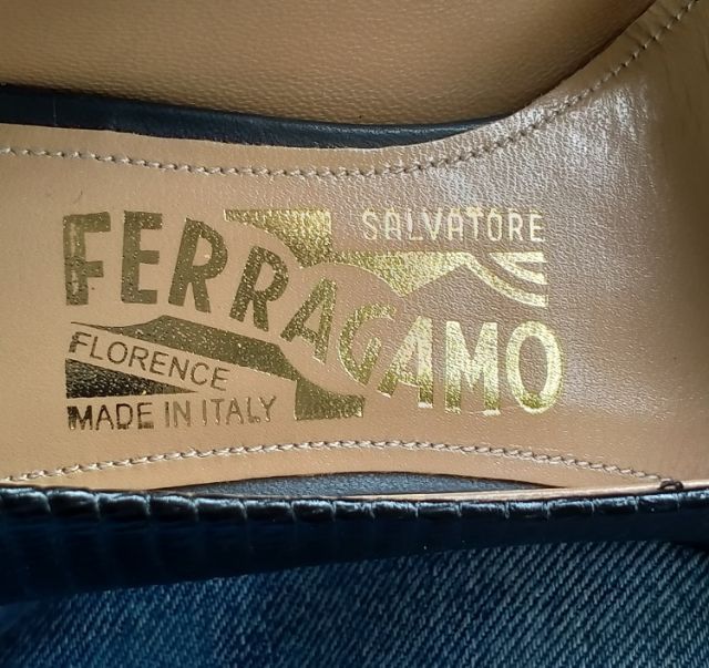 รองเท้าหนังสตรี Salvatore Ferragamo มือสองของแท้ รูปที่ 16