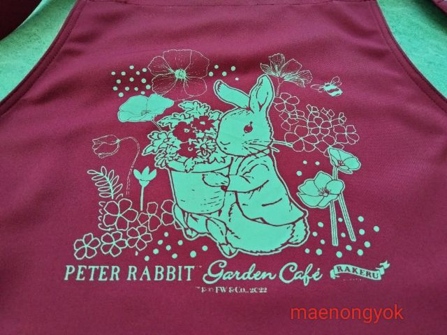 ผ้ากันเปื้อนปีเตอร์แรบบิท Peter Rabbit สีแดงลายสวย รูปที่ 9
