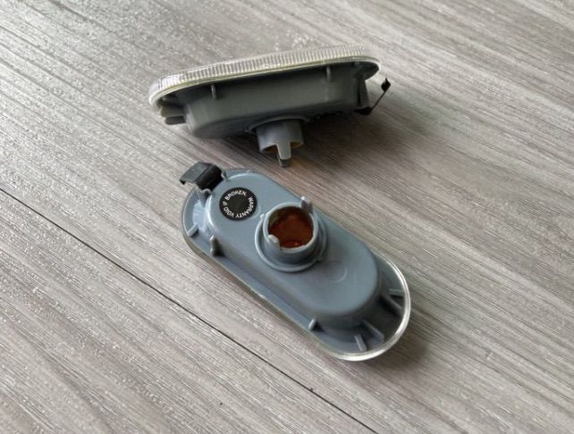 ไฟเลี้ยวบังโคลน ไฟทับทิม กันชนหลัง สี Smoke Volkswagen Caravelle T5 และT5.1 ฝาครอบน๊อตล้อ รูปที่ 12