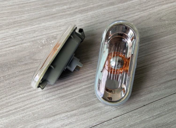 ไฟเลี้ยวบังโคลน ไฟทับทิม กันชนหลัง สี Smoke Volkswagen Caravelle T5 และT5.1 ฝาครอบน๊อตล้อ รูปที่ 11