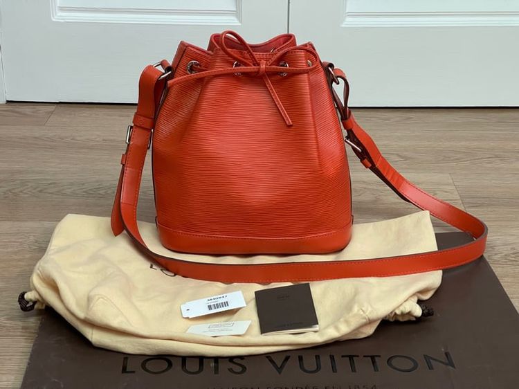 อื่นๆ หนังแท้ ไม่ระบุ ส้ม กระเป๋าสะพาย Louis Vuitton