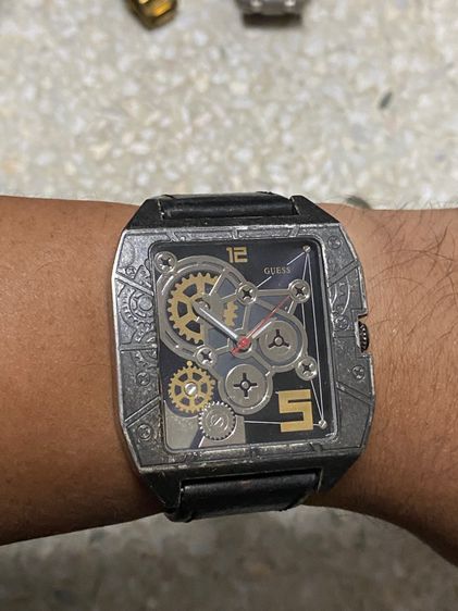 นาฬิกายี่ห้อ Guess  ควอทซ์ ของแท้มือสอง สายเดิม เรือนสีเดิม  ใหญ่  850฿ รูปที่ 7