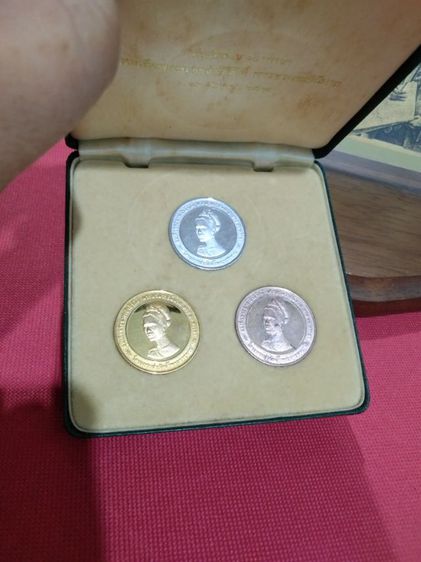 เหรียญกษาปณ์ที่ระลึกฉลองสิริราชสมบัติ 50ปี ร.9 รูปที่ 6