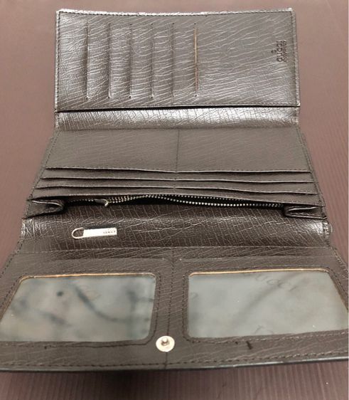 กระเป๋าสตางค์ gucci ใบยาว มีช่องใส่บัตรเยอะ มีตำหนิตรงหัวซิปที่ช่องซิปหัก แต่จุดอื่นสภาพดี รูปที่ 5