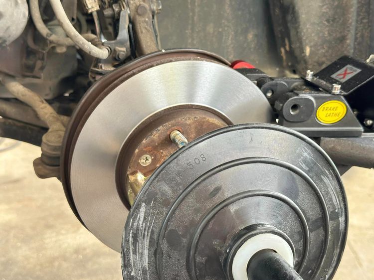 เครื่องเจียรจานเบรคประชิดล้อ รุ่น C9351 ยี่ห้อ ST strong รูปที่ 6