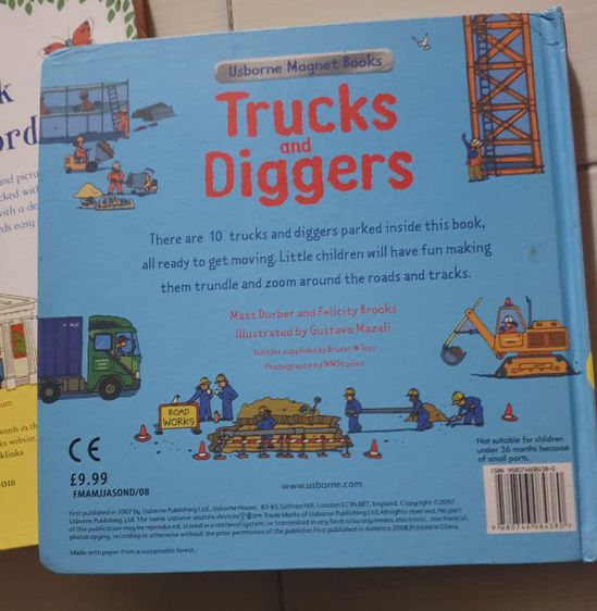 Trucks and Diggers พร้อมแผ่นแม่เหล็กรูปรถ 9คัน (ในเล่มมี 10คัน ขาดไป 1 คัน) ให้เด็กได้เล่นแผ่นแม่เหล็ก รูปที่ 5