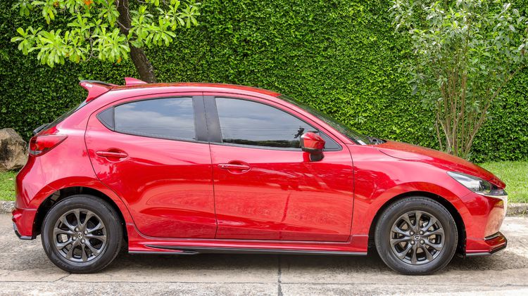 Mazda Mazda 2 2019 1.3 Skyactiv-G Sedan เบนซิน ไม่ติดแก๊ส เกียร์อัตโนมัติ แดง รูปที่ 4