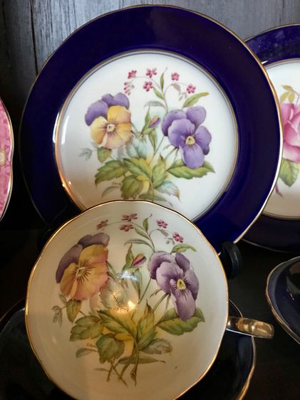 ชุดจานและถ้วยชา Aynsley รูปที่ 2