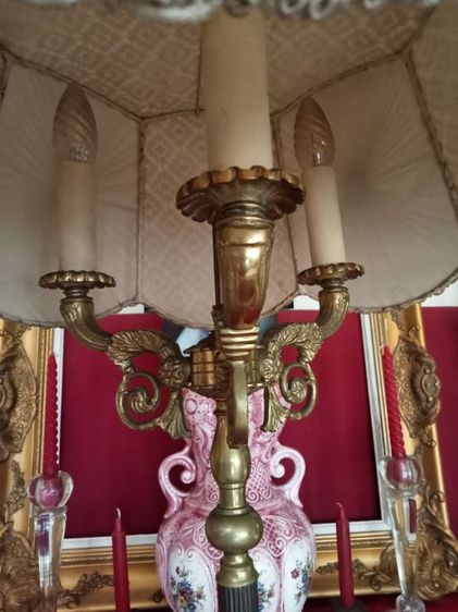 ฝรั่งเศส โคมไฟตั้งพื้นหลุยส์ทองเหลืองแท้ทั้งตัวโป๊ะข้อผ้าถักสุดงามเก่าโบราณสภาพเยี่ยมใช้งานได้เลย รูปที่ 3