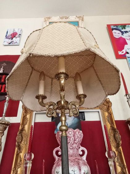 ฝรั่งเศส โคมไฟตั้งพื้นหลุยส์ทองเหลืองแท้ทั้งตัวโป๊ะข้อผ้าถักสุดงามเก่าโบราณสภาพเยี่ยมใช้งานได้เลย รูปที่ 10