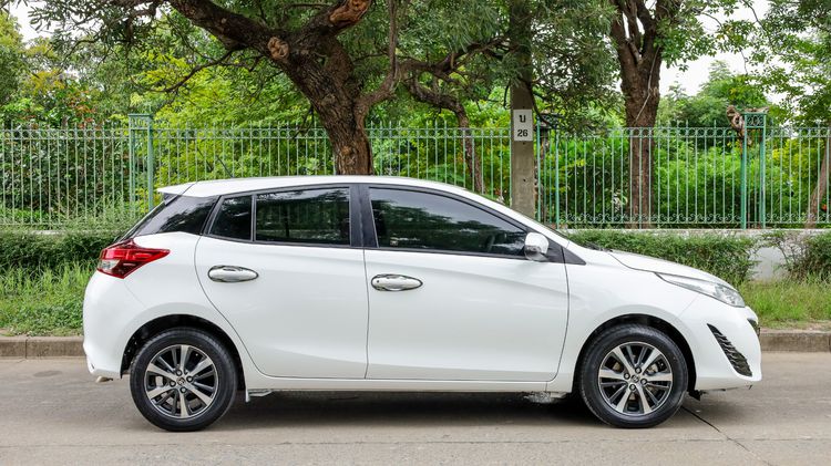 Toyota Yaris 2019 1.2 Mid Sedan เบนซิน ไม่ติดแก๊ส เกียร์อัตโนมัติ ขาว รูปที่ 4