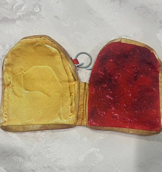 กระเป๋าสตางค์ ดีซีไอ  รูปแบบขนมปังทาแยมกับเนยถั่ว  ติดกันโดยแม่เหล็ก สภาพใหม่ รูปที่ 3