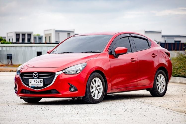 Mazda2 1.3 HighPlus Sedan ปี 2016 สีแดงมือเดียวป้ายแดง 