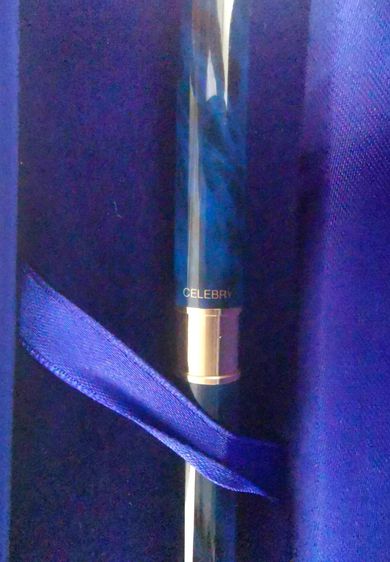 ปากกา Pelikan Celebry R580 Rollerball Pens Blue Germanyดีไซน์ลายหินอ่อนมันวาว รูปที่ 5