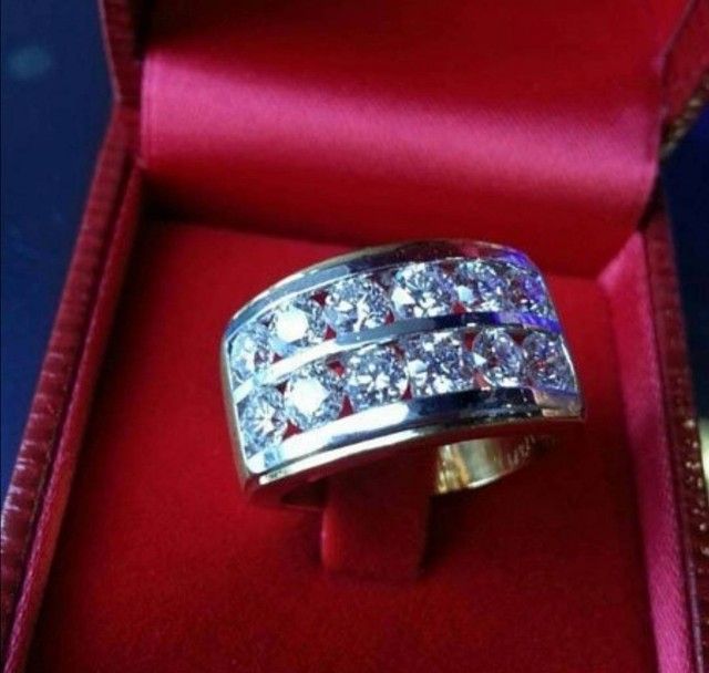 แหวนเพชร สองแถวเรียง เม็ดละ .18 cts. น้ำ 97  น้ำหนักรวม 2.16 ระรัต น้ำสวยมาก เพชรคัดอย่างดี ราคาถูก
.18 cts D12  2.16 cts
น้ำ 97 G  Vvs2
 รูปที่ 2