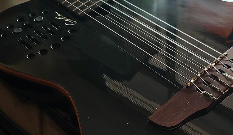 Godin Acs Slim Sa Nylon String เป็นคลาสิคไฟฟ้า  ตัวนี้เป็นรุ่นที่มี midi ต่อ Synth ได้ครับ ปกติใช้ ปิ๊คอัพ Gk2 -ต่อ synth จะใช้ได้กับสายเหล็ รูปที่ 14