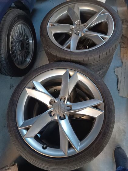 ล้อแม็ก audi A5 ล้อเดิมโรงงาน ขอบ 19 พร้อมยาง 255 35 19 สภาพสวย ถอดตั้งแต่ป้ายแดง ราคา 4 ชุด 25,000 ติดต่อ 0816114094 รูปที่ 2