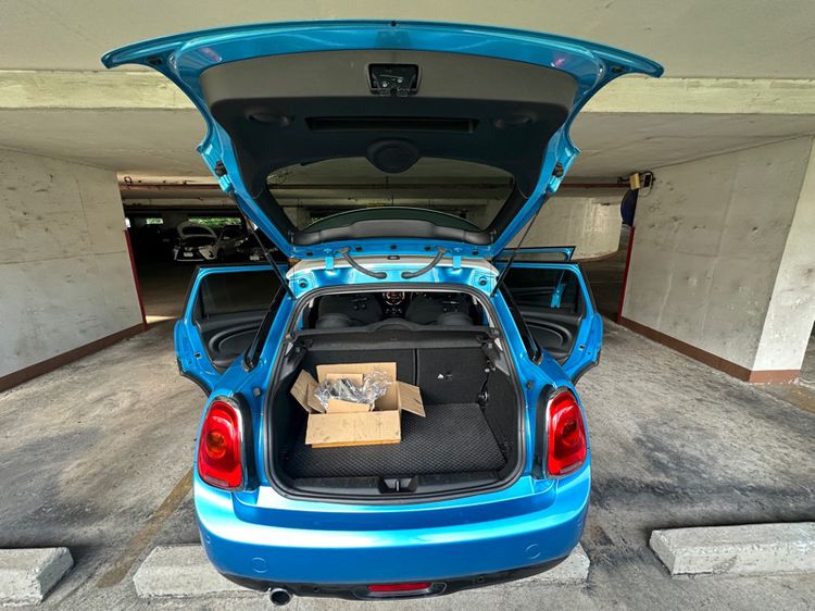 Mini COOPER 5 DOOR HATCH 2016 1.5 Sedan เบนซิน ไม่ติดแก๊ส เกียร์อัตโนมัติ ฟ้า รูปที่ 4