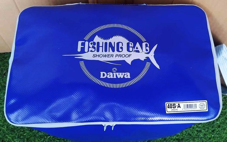 กระเป๋าตกปลา Daiwa Fishing Bag Shower Proof40 ใส่กันน้ำได้ จากเจแปน รูปที่ 2
