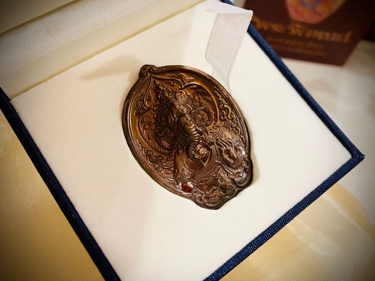 องค์ละ 5,200 เหรียญพระพิฆเนศ องค์หล่อเศียร เนื้อทองหลือง พิมพ์เล็ก อาจารย์ เฉลิมชัย วัดร่องขุ่น รูปที่ 2