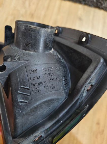กระจกบานหลัง FORD RANGER ปี98-00 กระจกแท้ TSG รุ่นไม่มีไล่ฝ้า สำหรับฟอร์ดโฉมหน้ากระจัง8ช่องทั้งตัวเตี้ยและยกสูง และไฟเลี้ยวมุมสีส้ม หน้าขวา  รูปที่ 6