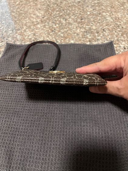 กระเป๋าคล้องมือ coach 53009B รูปที่ 4