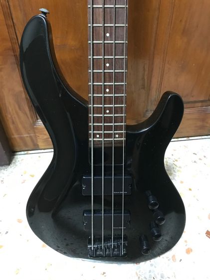 กีตาร์เบสไฟฟ้ายี่ห้อ ARia pro ll ด้านหลังใส่ถ่านได้ รูปที่ 2