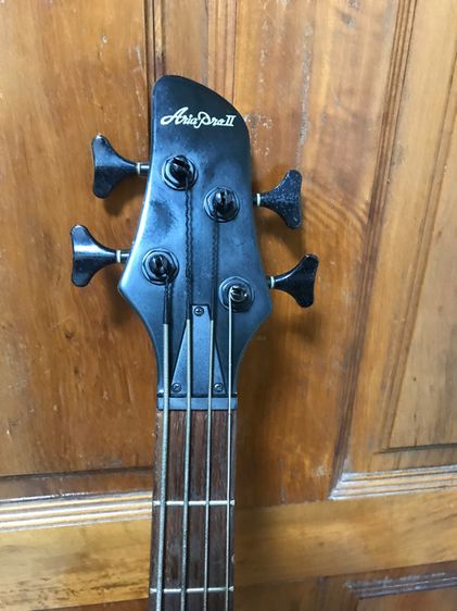 กีตาร์เบสไฟฟ้ายี่ห้อ ARia pro ll ด้านหลังใส่ถ่านได้ รูปที่ 3