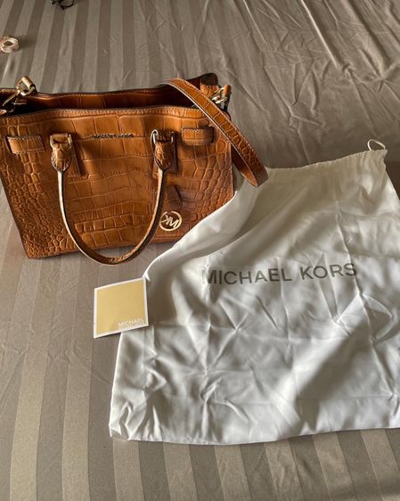 กระเป๋าสะพาย Michael Kors รูปที่ 11