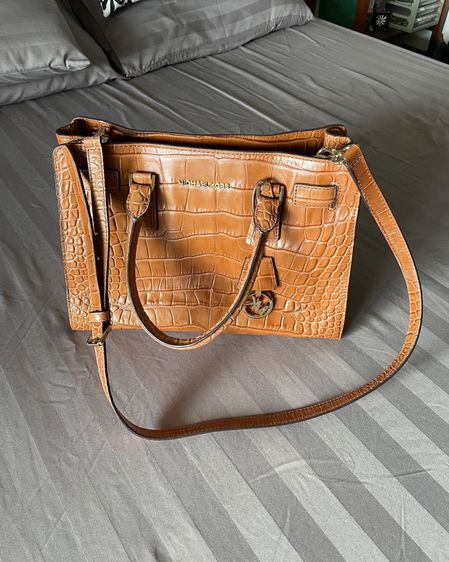 กระเป๋าสะพาย Michael Kors รูปที่ 3