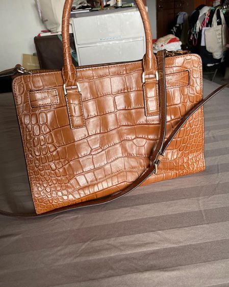 กระเป๋าสะพาย Michael Kors รูปที่ 2