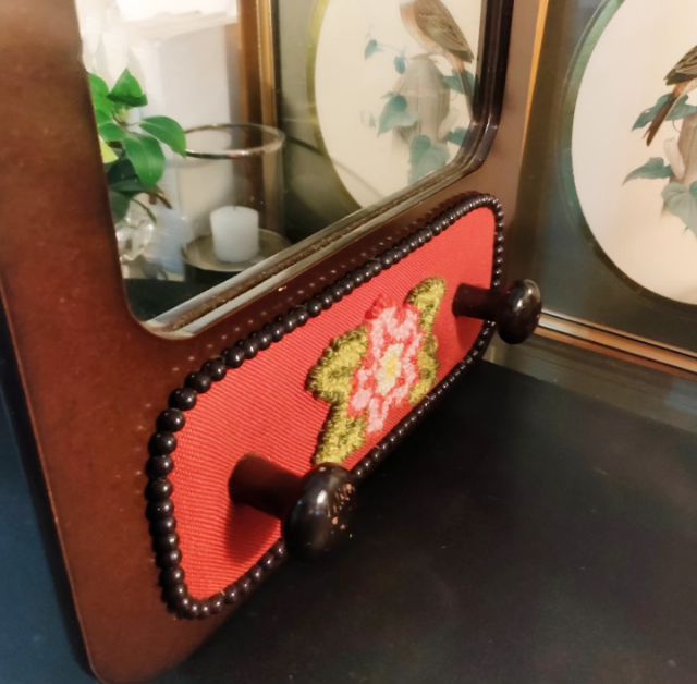 Vintage
Wooden  Mirror  Frame 
With  Embroidery  Hooks รูปที่ 4
