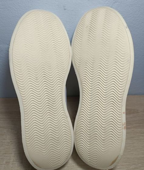 (เบอร์42)รองเท้ากีฬา adidas  ของแท้แท้  เบอร์ 42ยาว 26.5 cm .รองเท้ามือสอง คัดพิเศษสภาพดี รูปที่ 6