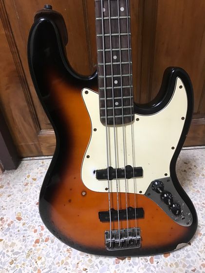 กีตาร์เบสยี่ห้อ Squier JAZZ BASS MADE lN USA สภาพเดิม รูปที่ 2