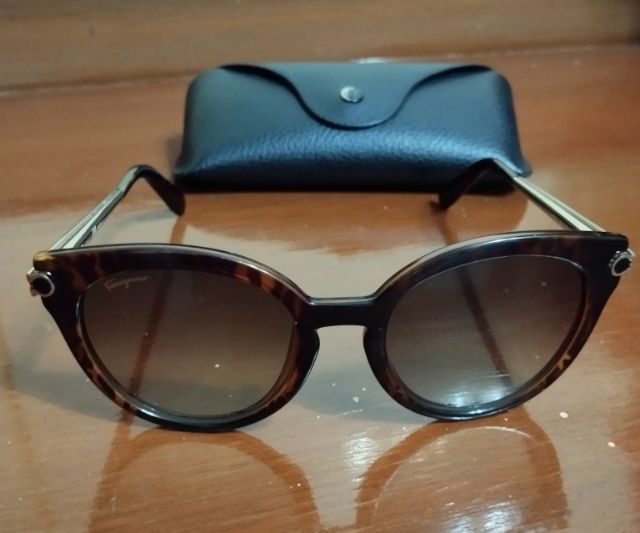 แว่น Ferragamo แท้สวย