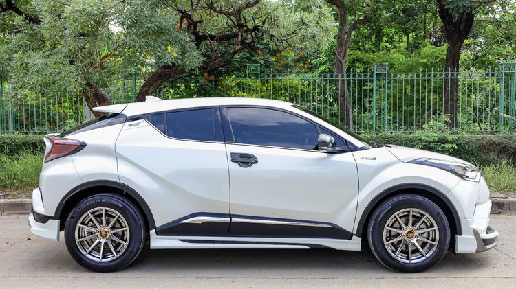 Toyota C-HR 2018 1.8 Hybrid Hi Utility-car ไฮบริด ไม่ติดแก๊ส เกียร์อัตโนมัติ ขาว รูปที่ 4