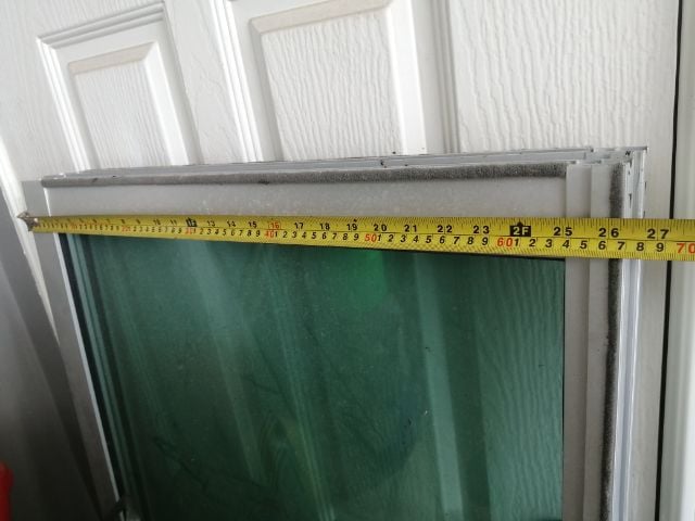 ขายกระจกหน้าต่างบานเลื่อนสีเขียวใสตัดแสง1 คู่ราคา 1,000 บาท ขนาดบาน  67×140 อลูมิเนียมหนา1.2 กระจกหนา 5 มิล รูปที่ 3