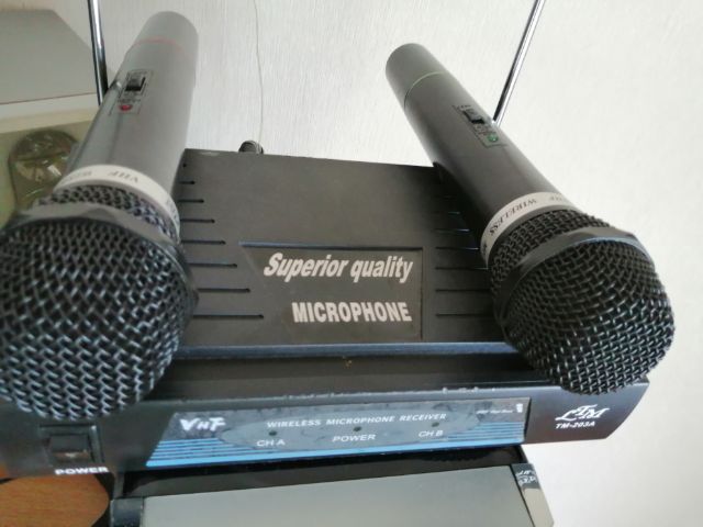 ขายไมโครโฟนร้องคาราโอเกะพร้อมกล่อง 1 เซตมีไมโครโฟน 2 ตัว รูปที่ 2