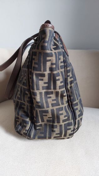 กระเป๋าผ้า Fendi ลายแบรนด์  รูปที่ 2