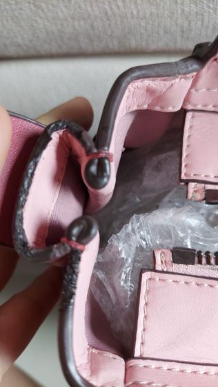 กระเป๋าถือ coach สีชมพูหวาน รูปที่ 12