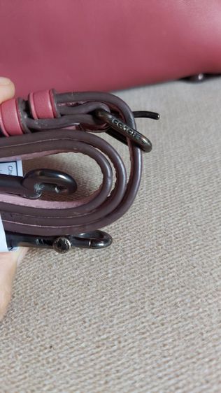 กระเป๋าถือ coach สีชมพูหวาน รูปที่ 3