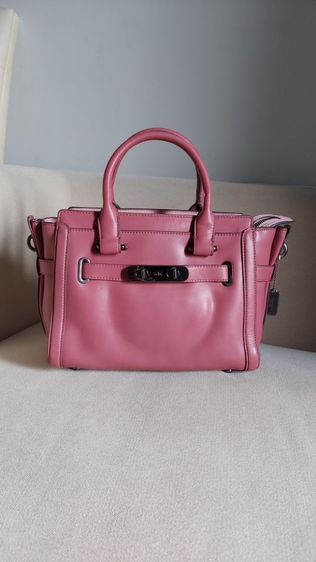 กระเป๋าถือ coach สีชมพูหวาน รูปที่ 4