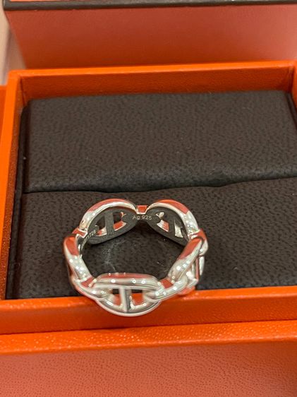 พร้อมส่ง 🔥SALE 14999🔥New แหวน Hermes Chaine d'ancre Enchainee ring Size 52 ยอดฮิต Size นี้ Shopไทยไม่มีของนะแม๊ รุ่นนี้ฮิตมาก ใส่สวยติดนิ้ รูปที่ 7
