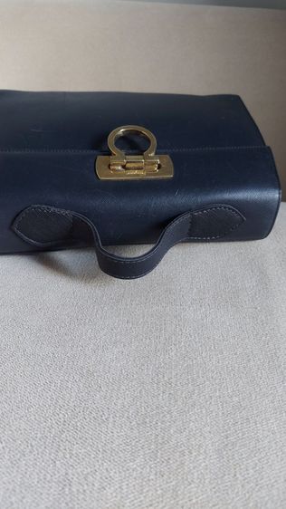 กระเป๋า salvatore ferragamo สีดำ รูปที่ 7