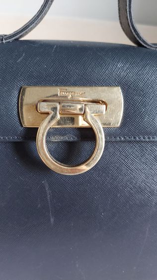 กระเป๋า salvatore ferragamo สีดำ รูปที่ 8