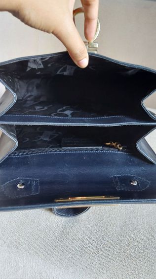 กระเป๋า salvatore ferragamo สีดำ รูปที่ 5