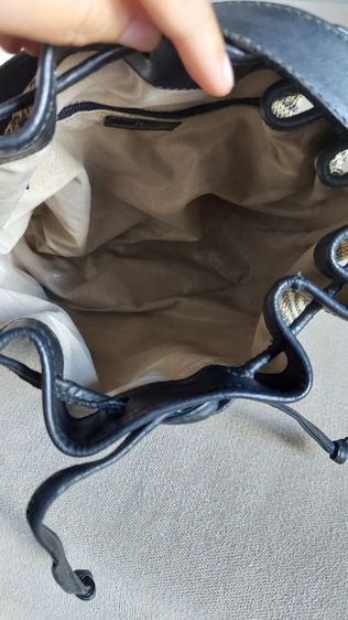 กระเป๋าทรงจีบ valentino garavani  รูปที่ 9