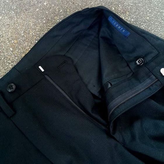 JUNMEN
single pleat
black plaid
100 wool trousers
made in Japan
🎌🎌🎌 รูปที่ 2