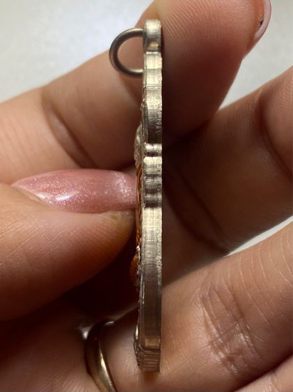 เหรียญเสมาหลวงปู่ทิม วัดละหารไร่ พร้อมกล่อง รูปที่ 5