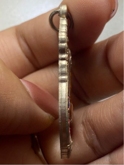 เหรียญเสมาหลวงปู่ทิม วัดละหารไร่ พร้อมกล่อง รูปที่ 4